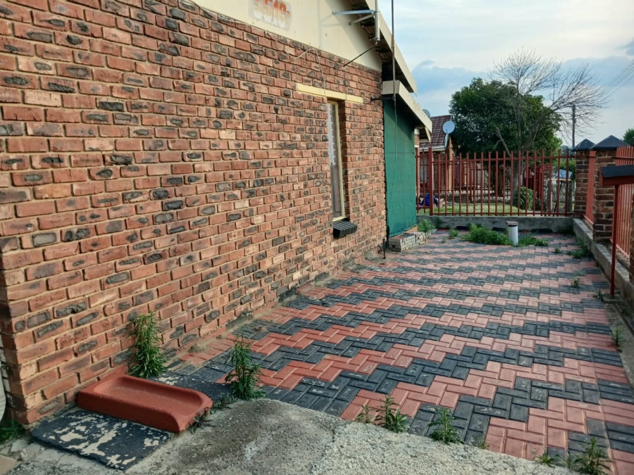 3 Bedroom Property for Sale in Maokeng Free State